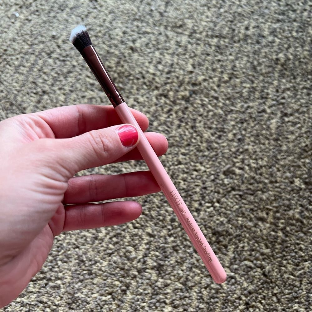 Luxie 207 Medium Angled Shading Brush